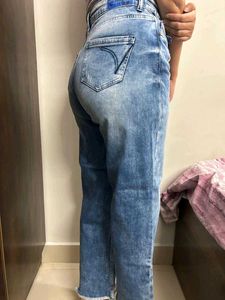 Distressed Wide Leg Jeans