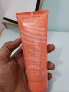 Foxtale Super Glow Face Wash