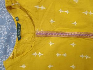 Avaasa Yellow Printed Straight Kurta