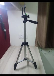 Tripod In New Like Condition