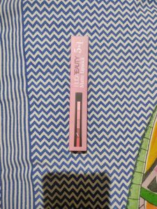 Name: Latest 5in1 Lipstick,Product Name: Latest 5in1 Lipstick,Finish: Matte,Color: Combo Of Different Color,Net Quantity (N): 1,Country of Origin: India