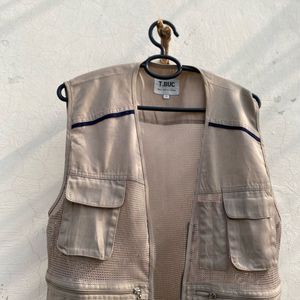 TBuc Utility Vest
