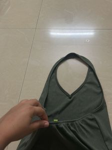 Olvie halter neck top size-S