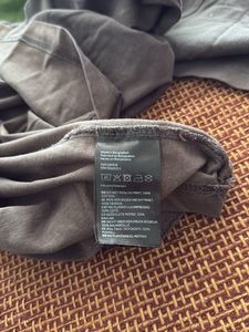 H&amp;M Unisex Graphic T-shirt Size S