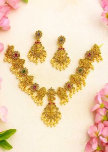 Elegant Gold-Toned Necklace Set