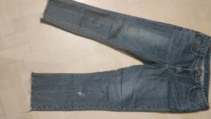 high waist jeans with tshirt