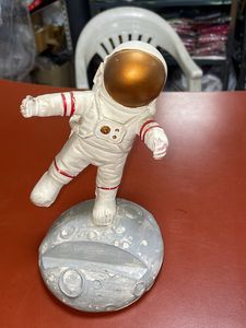 Stylish Resin Figurines Antique Astronaut Mobile S