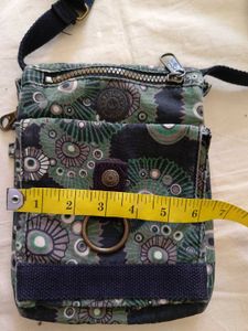 Kipling Sling (authentic)