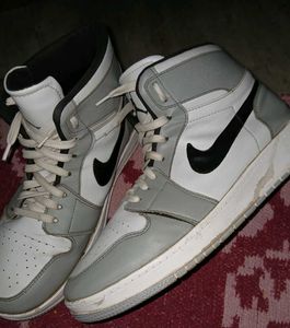 Nike Air Jordan 1 retro high og Light Smoke Grey