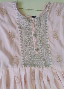 Elegant Pink Embroidered Kurta