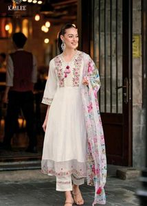 Elegant Embroidered Kurta Set