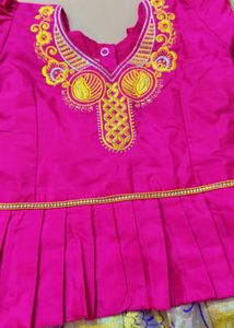 Girls Ethnic Sets and sandal