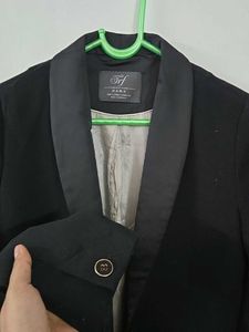Zara Black Blazer - Classic Style size eur S