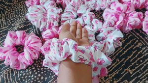 Pink Print Scrunchie..