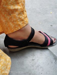 Comfy Pink Accent Sandals