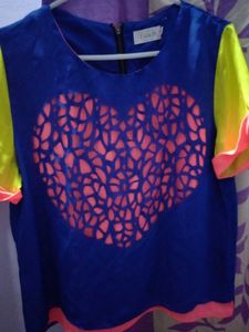 Eliva H Colorblock Heart Top