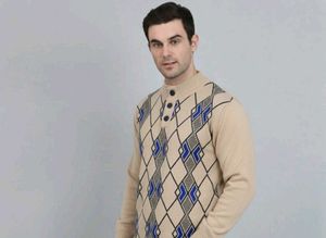 Stylish Argyle Pattern Sweater