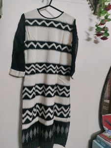 Black-white Embroidered Sleeved Kurta