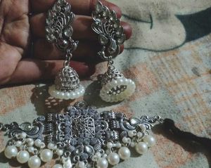 Silver Tone Pearl Jewelry Set