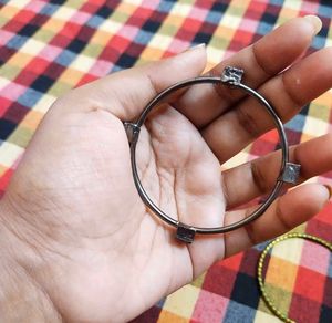 Oxidised Metal Bangles with Colour Stones ✨💫