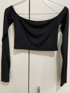 🔥Black Off-Shoulder Crop Top