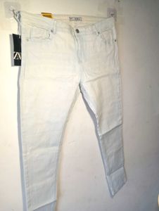 Zara Light Wash Denim Jeans - Size 32