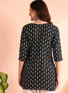 Women Floral Print Straight Short Kurta