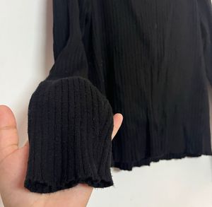 Black Ribbed Knit Long Sleeve Top