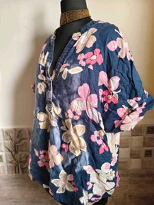 Floral Print Top Size 46 XXL/  XXXL