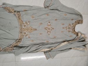 Georgette Gray Colour Heavy Shut