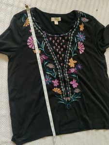 BLACK EMBROIDERED KURTA