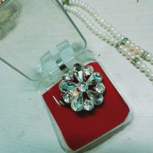 Pearl Necklace &amp; Brooch Set