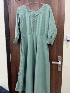 green long top