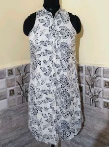 Size Small 🎁Buy 2 Get 1 Free 🎁Floral Dress