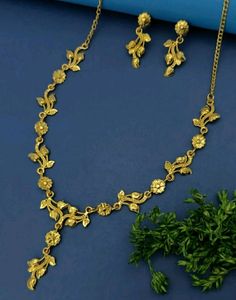 Golden Jewellery Set For Womens