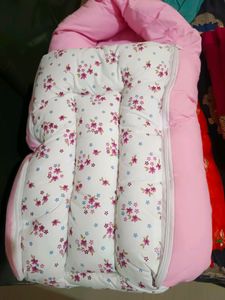 Babybed And Protector While Travelling