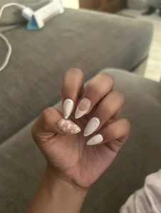 Press-On Nail Set ( white )