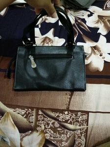 Chic Black Handbag