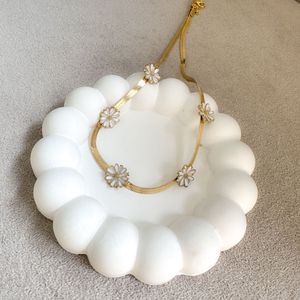 Daisy Chain Gold Necklace