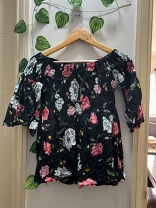 💕Korean Off Shoulder, Floral Top💕