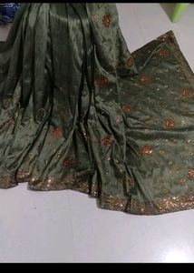 ,✨️olive Green Saree, Negotiable