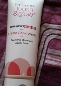 REVLON touch &amp;glow®ADVANCED RADIANCECreme Face Was