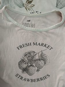 H&amp;M Cute Casual Wear Tshirt