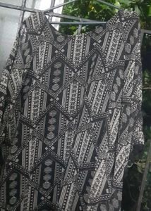 Black Patterned Pom-Pom Kaftan