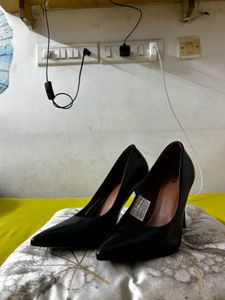 SALE 🔥 Black Pumps