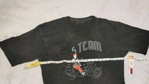 Two Unisex Red And Black Round neck T-shirts