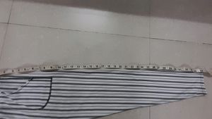 BLACK &amp; WHITE STRIPPED JEGGING PANT