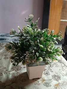 2 Artificial Flower Pots