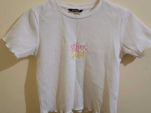 Zudio White 'Stay Gold' Crop Top