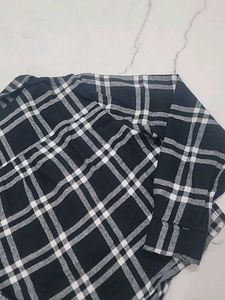 Checkered Black crop shirt
